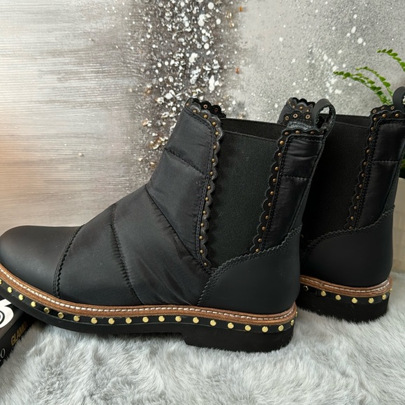 Free People Atlas Puffer Chelsea Boots
Black Womens Size 38.5 - Picture 2 of 13